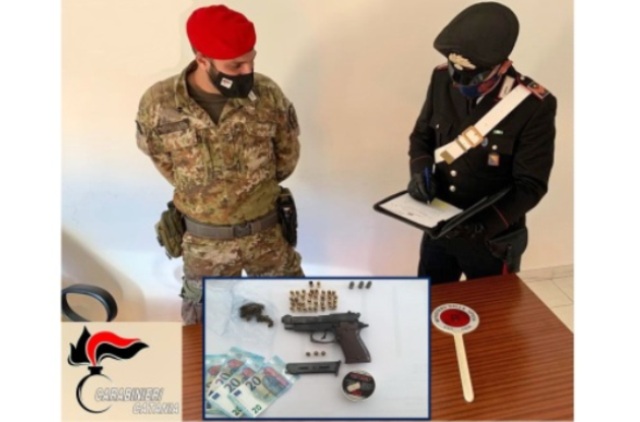 Vizzini. Carabinieri: un arresto e una denuncia, per marijuana e una pistola a salve modificata